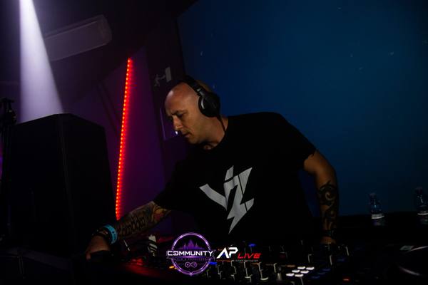 DJ VIZARD